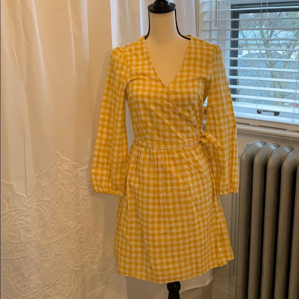 NWT Yellow and White checked Old Navy Wrap dress